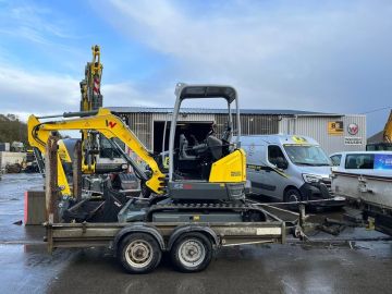 Livraison de la nouvelle wacker neuson EZ26-2 !
Merci à la SARL Kerandraon leur 3 ème  machine WN