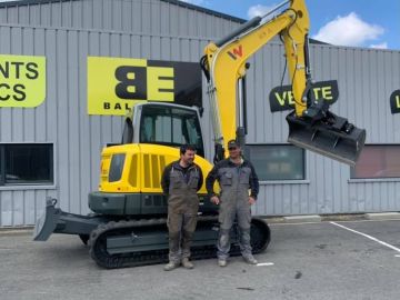 Livraison d’une pelle wacker neuson EZ80.
Merci aux clients SARL kerandraon ploumoguer pour ce deuxième achat !