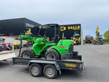 Nouvelle livraison chez Balle Équipements !

Nous sommes fiers de remercier notre client pour l’achat de sa toute première machine chez nous .

👉 Chargeuse...